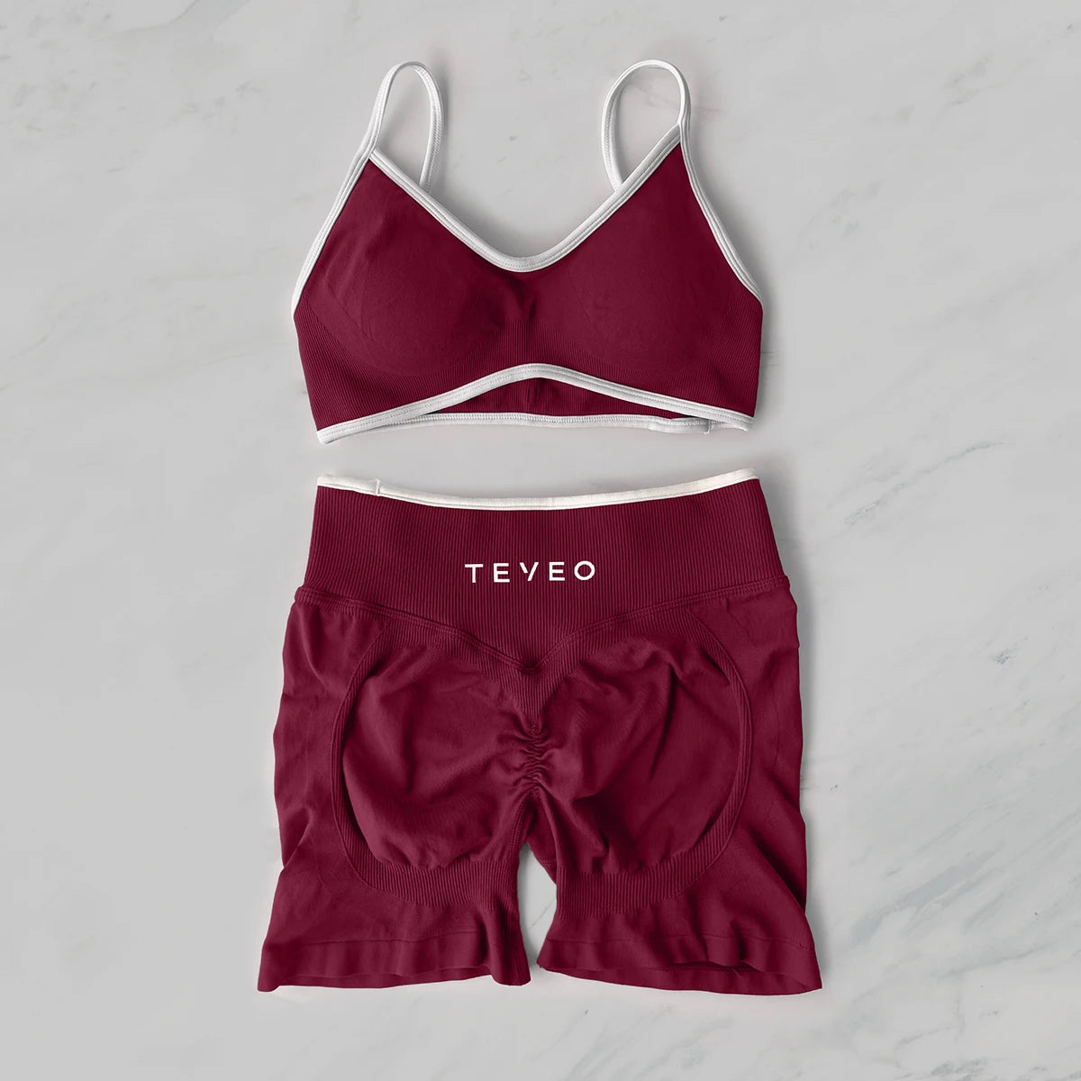 TEVEO Women’s 2-Piece Fitness Set – Seamless Sports Bra & Scrunch Shorts