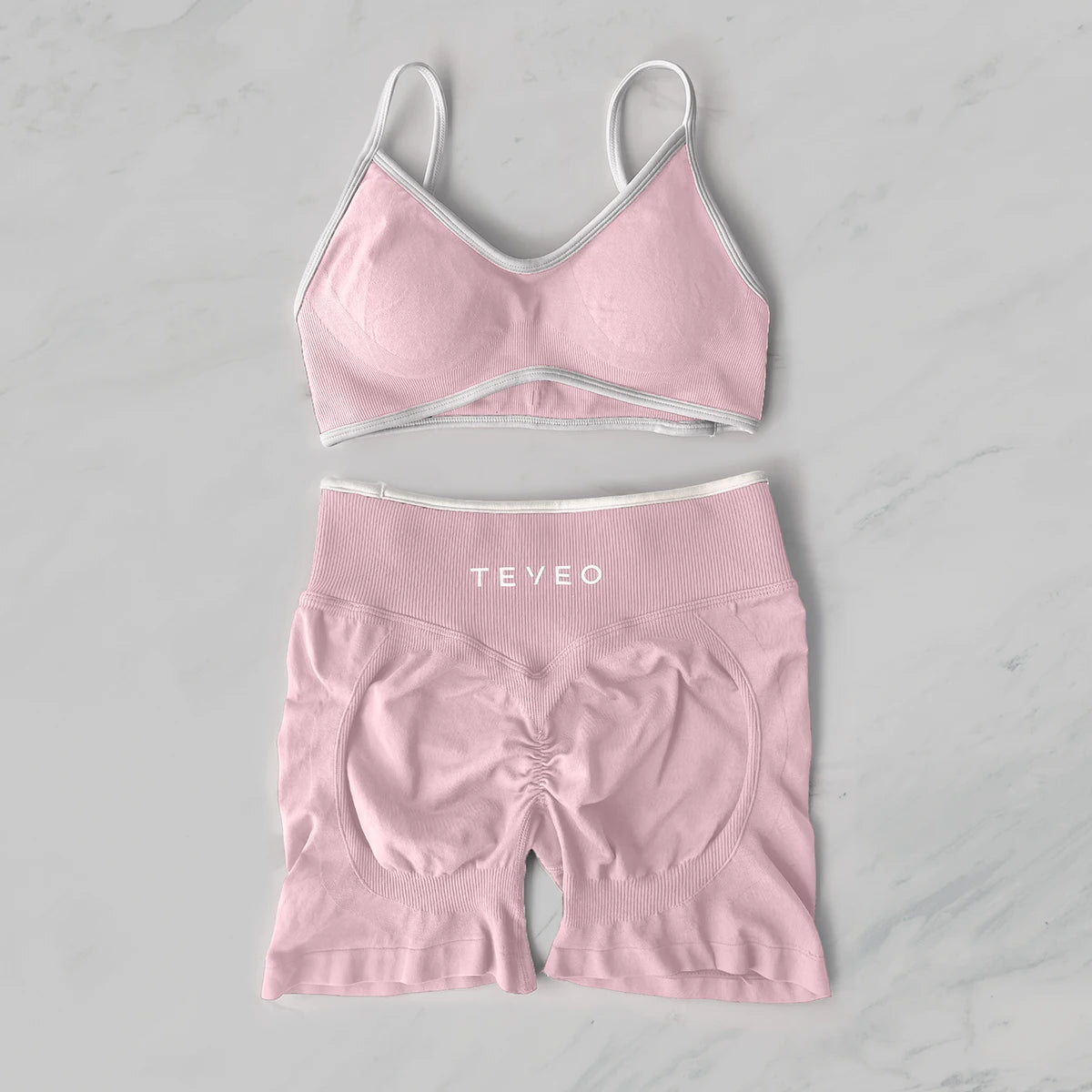 TEVEO Women’s 2-Piece Fitness Set – Seamless Sports Bra & Scrunch Shorts