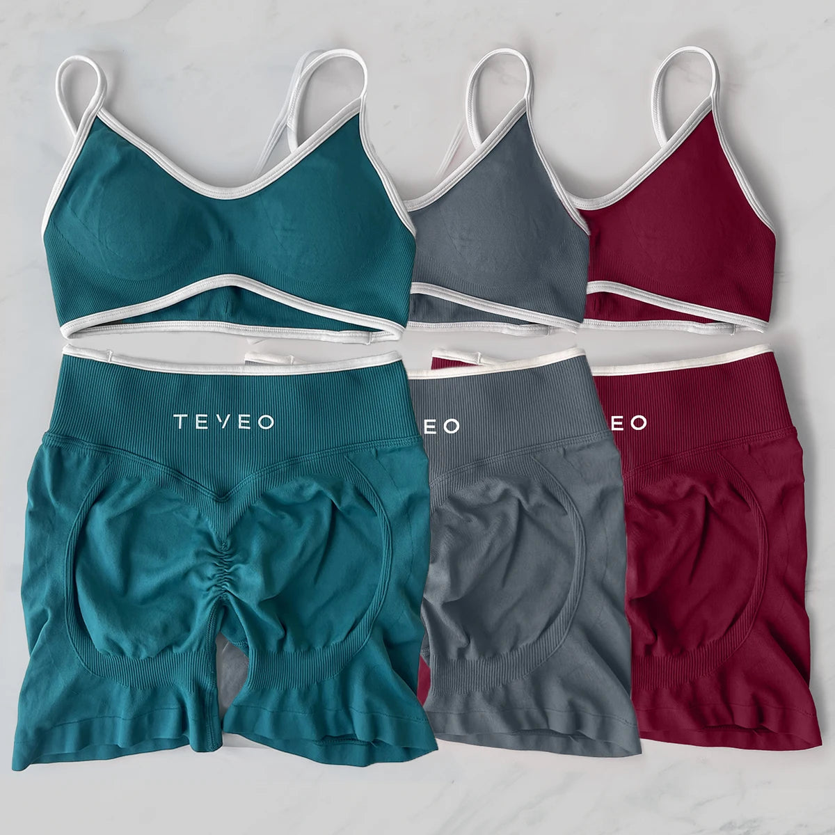 TEVEO Women’s 2-Piece Fitness Set – Seamless Sports Bra & Scrunch Shorts