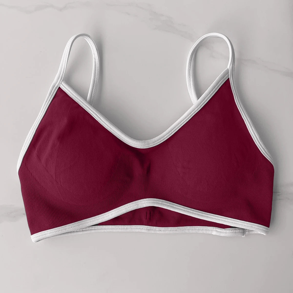 TEVEO Women’s 2-Piece Fitness Set – Seamless Sports Bra & Scrunch Shorts