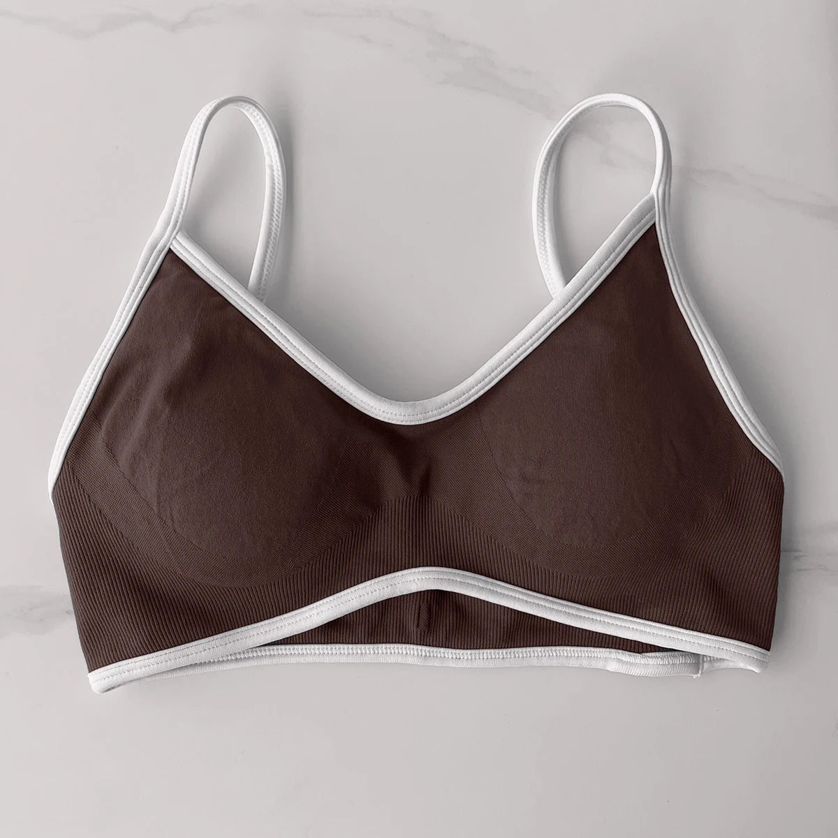 TEVEO Women’s 2-Piece Fitness Set – Seamless Sports Bra & Scrunch Shorts