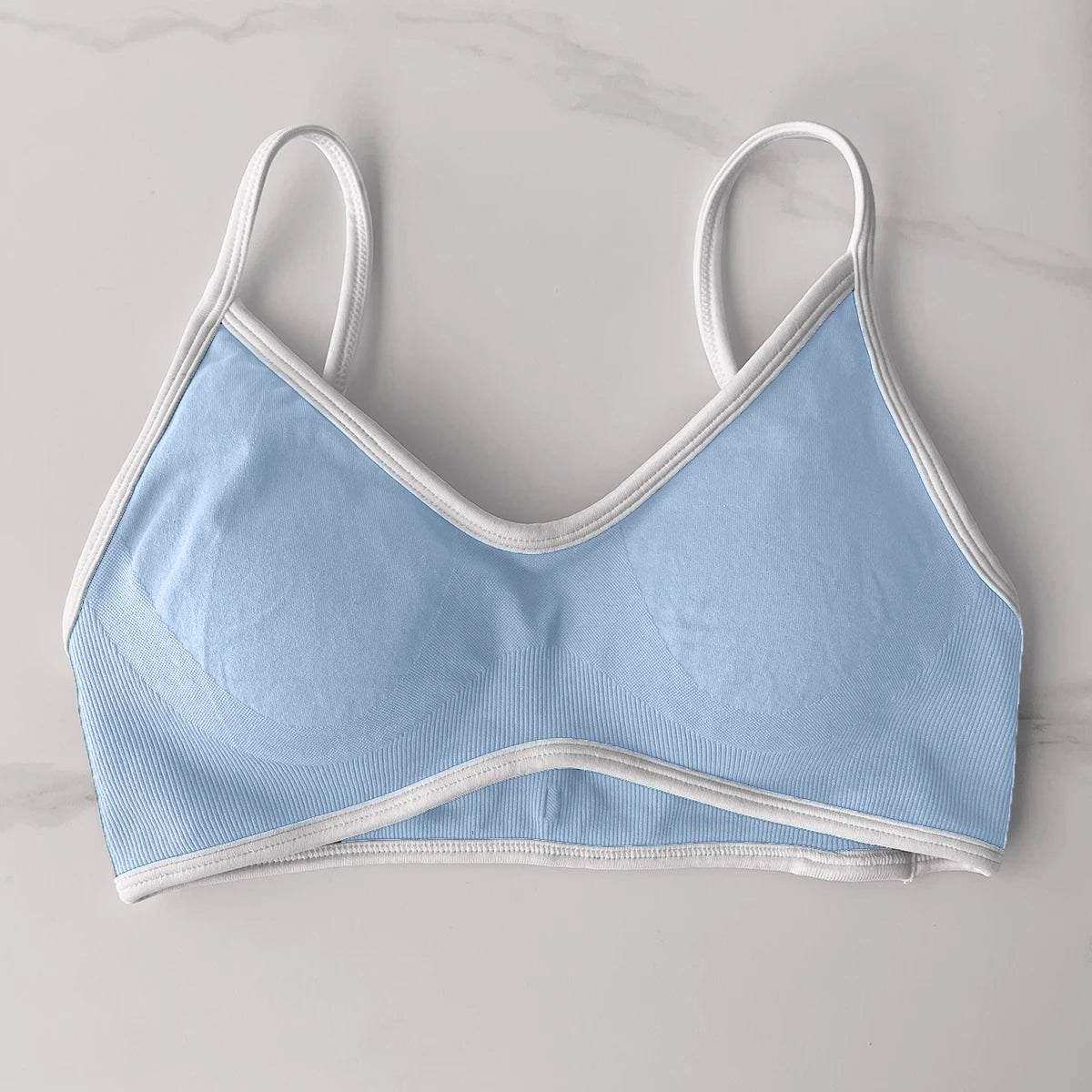 TEVEO Women’s 2-Piece Fitness Set – Seamless Sports Bra & Scrunch Shorts