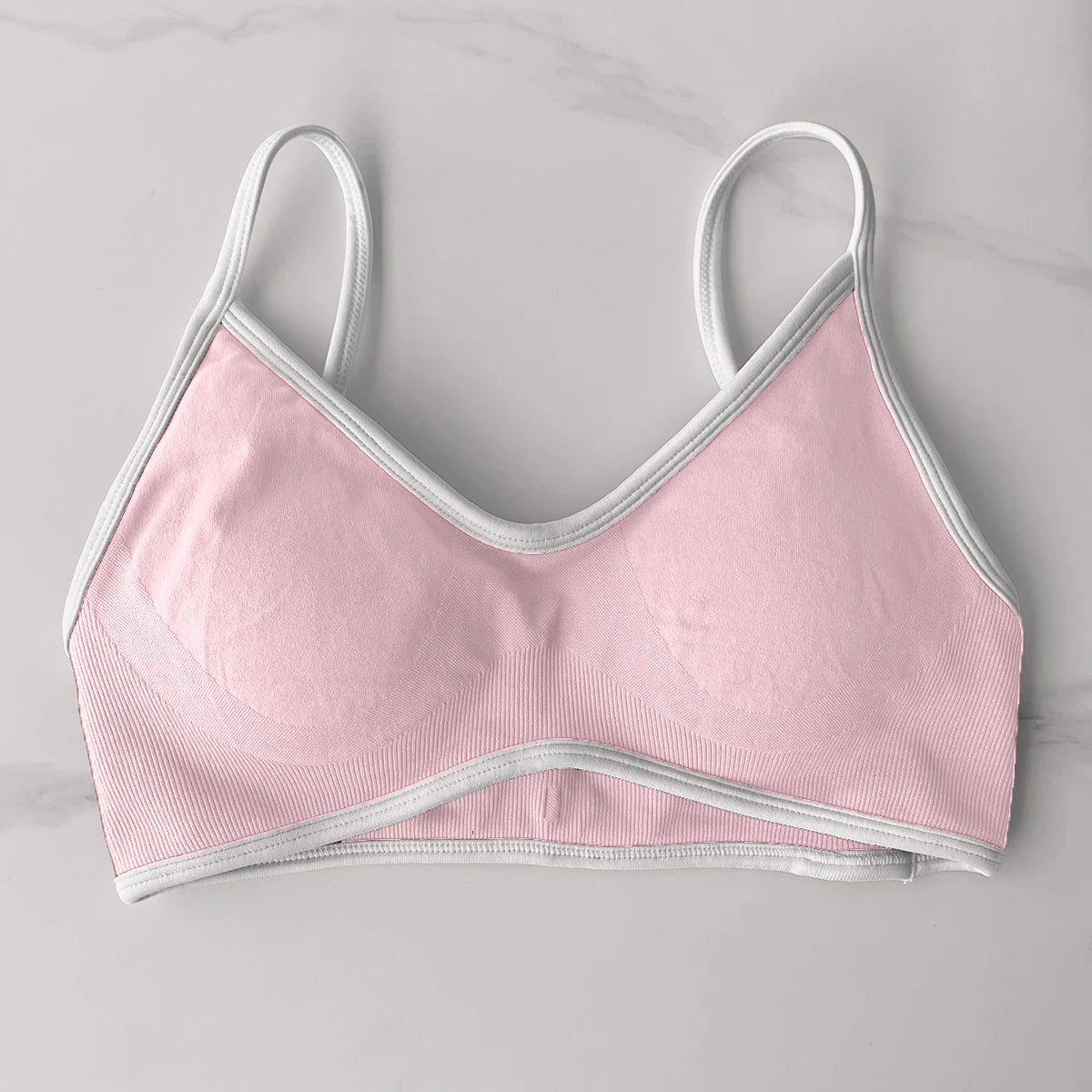 TEVEO Women’s 2-Piece Fitness Set – Seamless Sports Bra & Scrunch Shorts