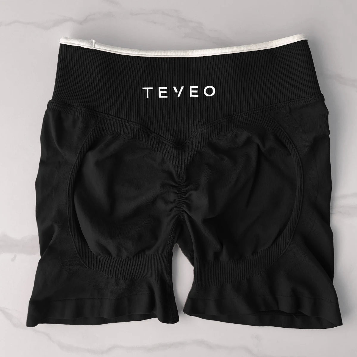 TEVEO Women’s 2-Piece Fitness Set – Seamless Sports Bra & Scrunch Shorts