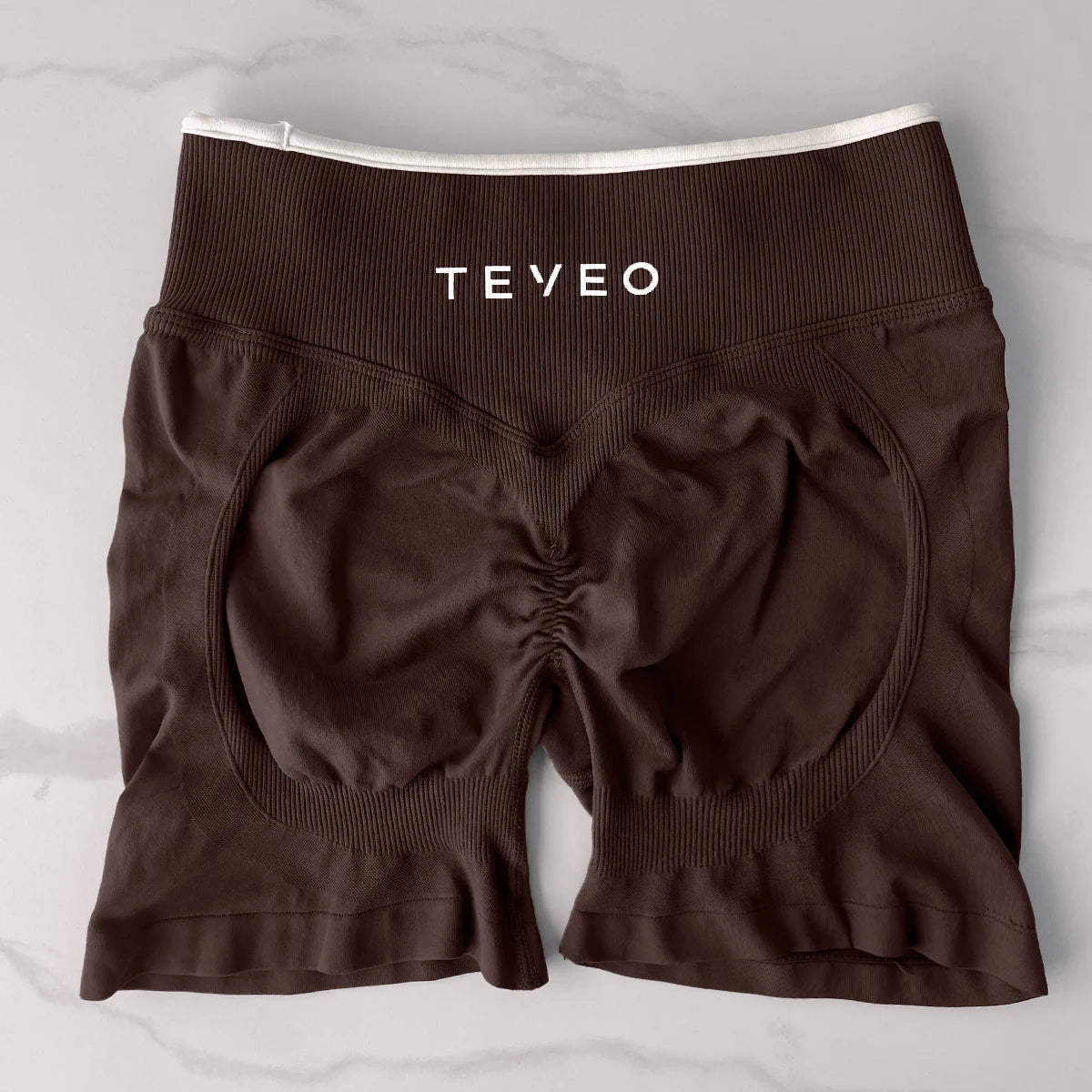 TEVEO Women’s 2-Piece Fitness Set – Seamless Sports Bra & Scrunch Shorts